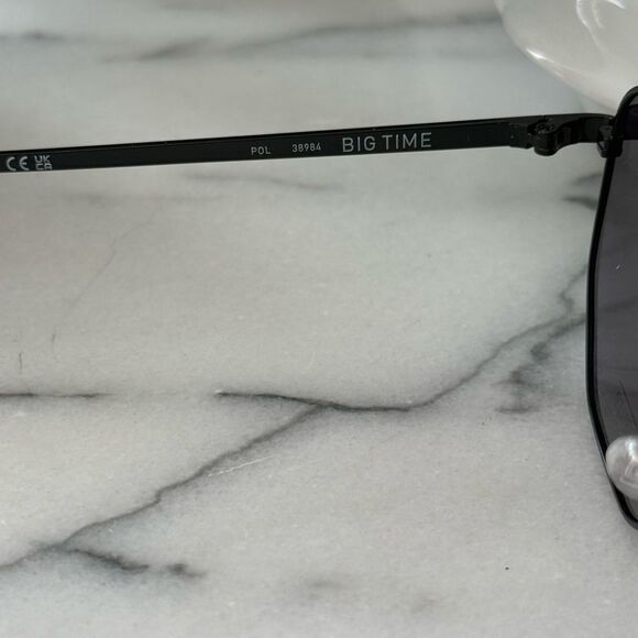 Quay BIG TIME Women\'s Metal Frame Hexagonal Sunglasses⭐️ main image 5